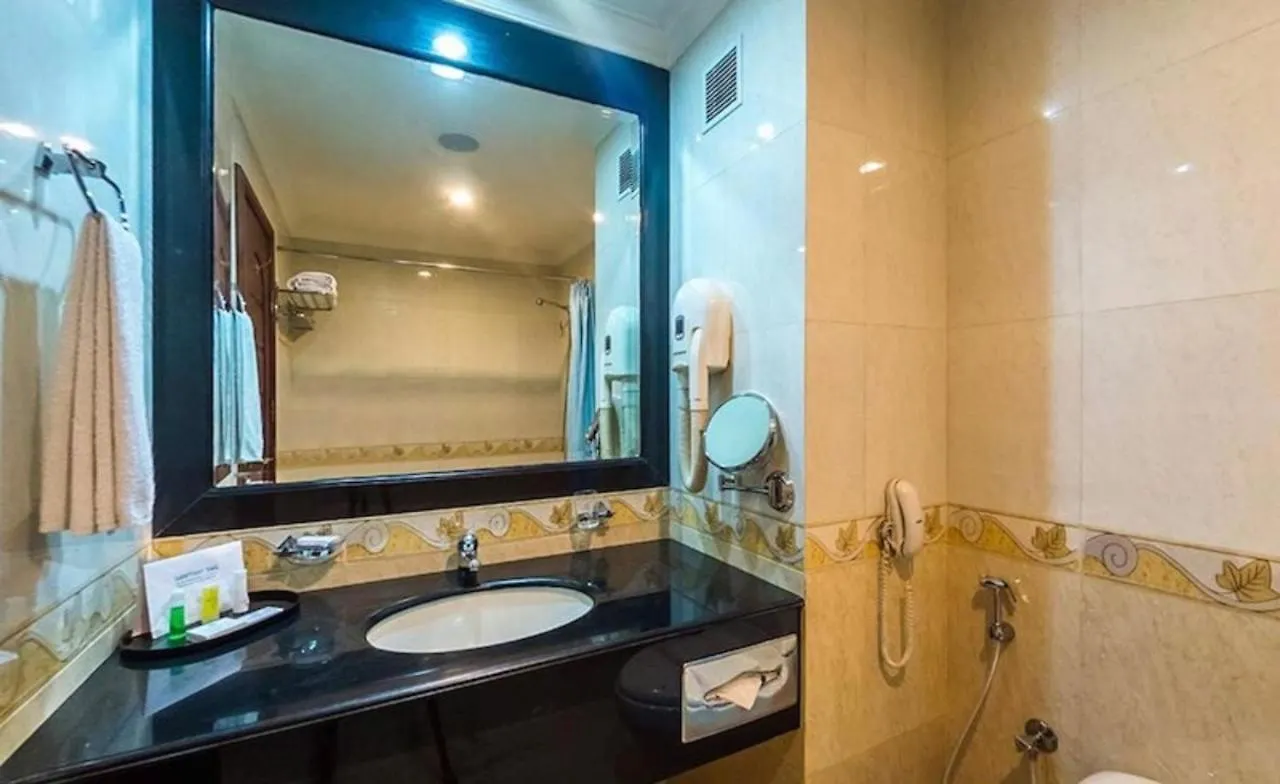 ****  Regant Lake Palace Hotel Nindakara India